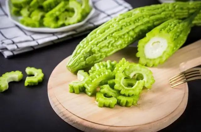 聚焦南昌：白癜风医院排名前十，实力盘点​！白癜风患者宜吃苦味食物？